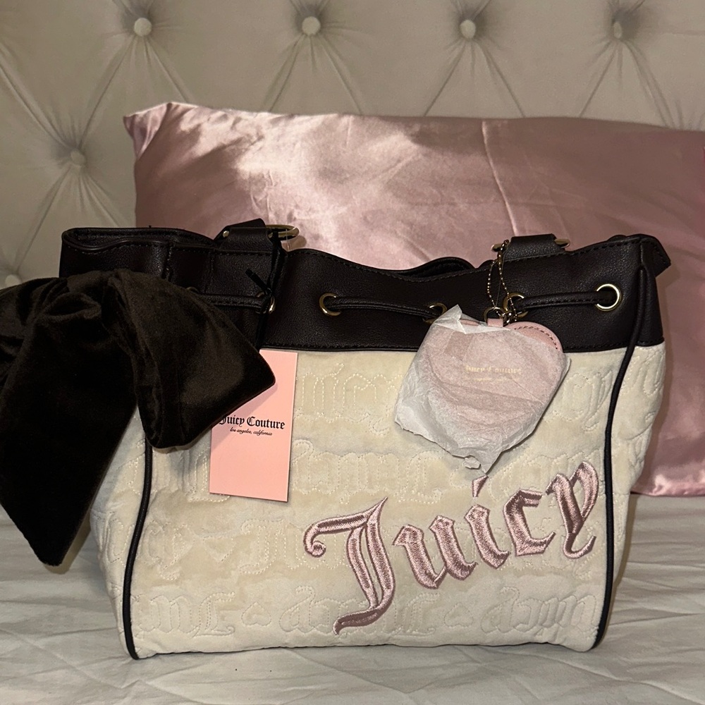 Juicy Couture Vintage Dreams Tore
